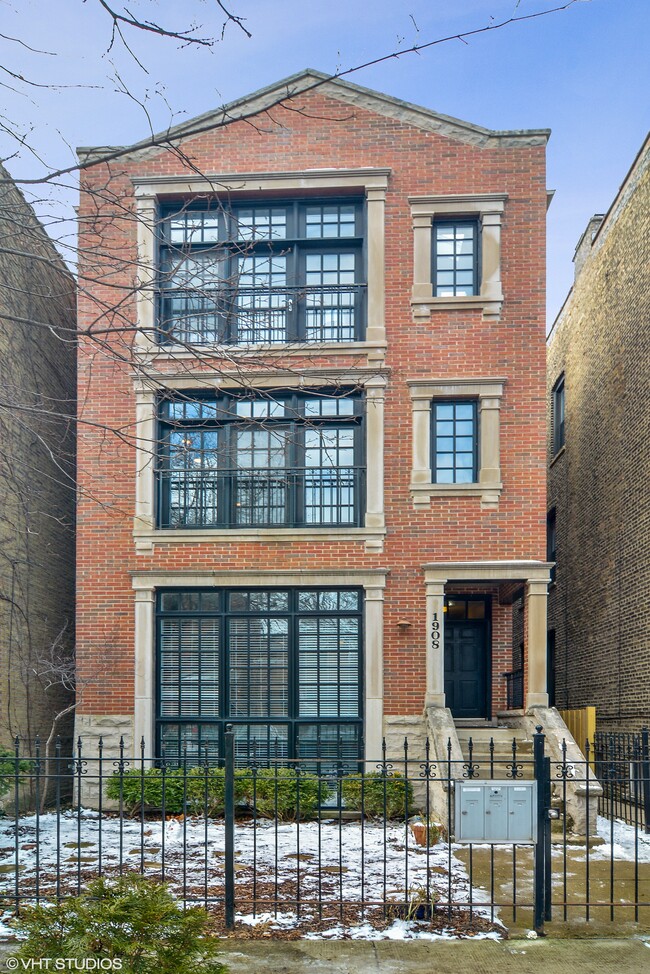 property at 1908 N Sheffield Ave