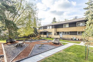 Colony Key in Edmonton, AB - Building Photo