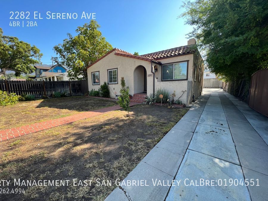 2282 El Sereno Ave in Altadena, CA - Foto de edificio