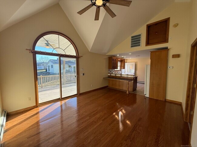 44 Birchwood Rd-Unit -B in Seymour, CT - Building Photo - Building Photo