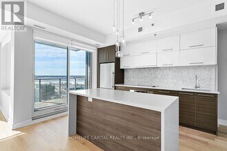 428-1428 Sparks St. in Ottawa, ON - Building Photo - Building Photo