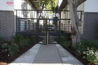 112 in Los Angeles, CA - Building Photo - Building Photo