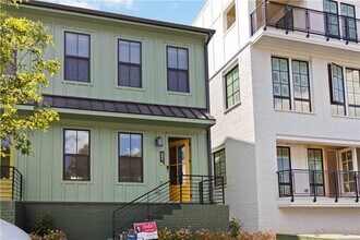 964 Bibbs Circle NW, Unit WL206 in Atlanta, GA - Building Photo - Building Photo