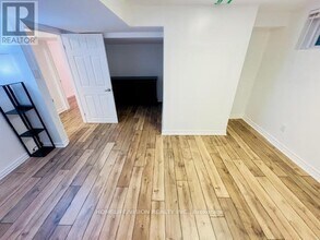 165 Torrens Ave in Toronto, ON - Building Photo - Building Photo