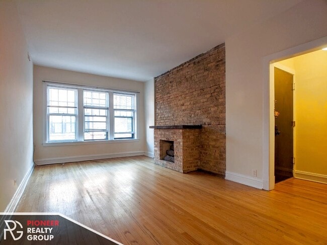 3525 N Racine Ave, Unit 3525-E3