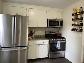 79 Glenwood Rd, Unit 2 Apartamentos