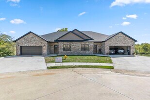 85 E Autumn Leaf Dr in Cape Girardeau, MO - Building Photo