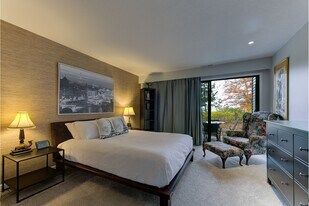 5658 Creeks Crossing, Unit 5658 in Williamsburg, MI - Building Photo