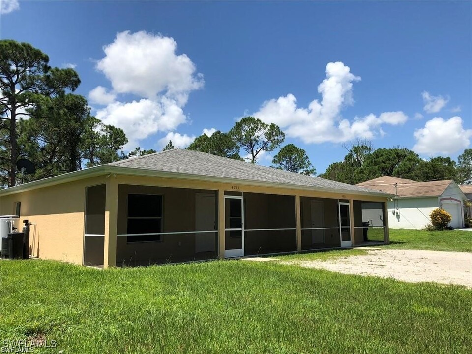 4735 30th St SW in Lehigh Acres, FL - Building Photo