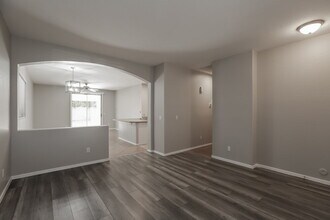 11217 W Berkeley Rd in Avondale, AZ - Foto de edificio - Building Photo