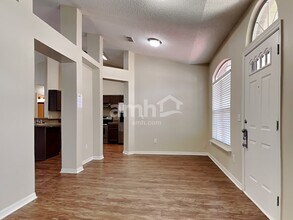 1757 Chandelier Cir E in Jacksonville, FL - Building Photo - Building Photo