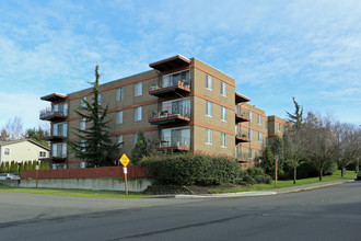 Sunset View Apartments in Renton, WA - Building Photo - Building Photo