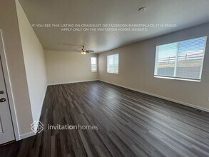 462 Elbert St in Johnstown, CO - Building Photo - Building Photo