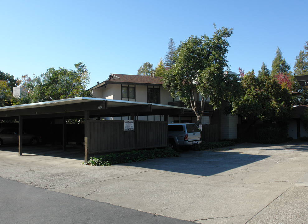 1974 Desert Cir in Walnut Creek, CA - Foto de edificio