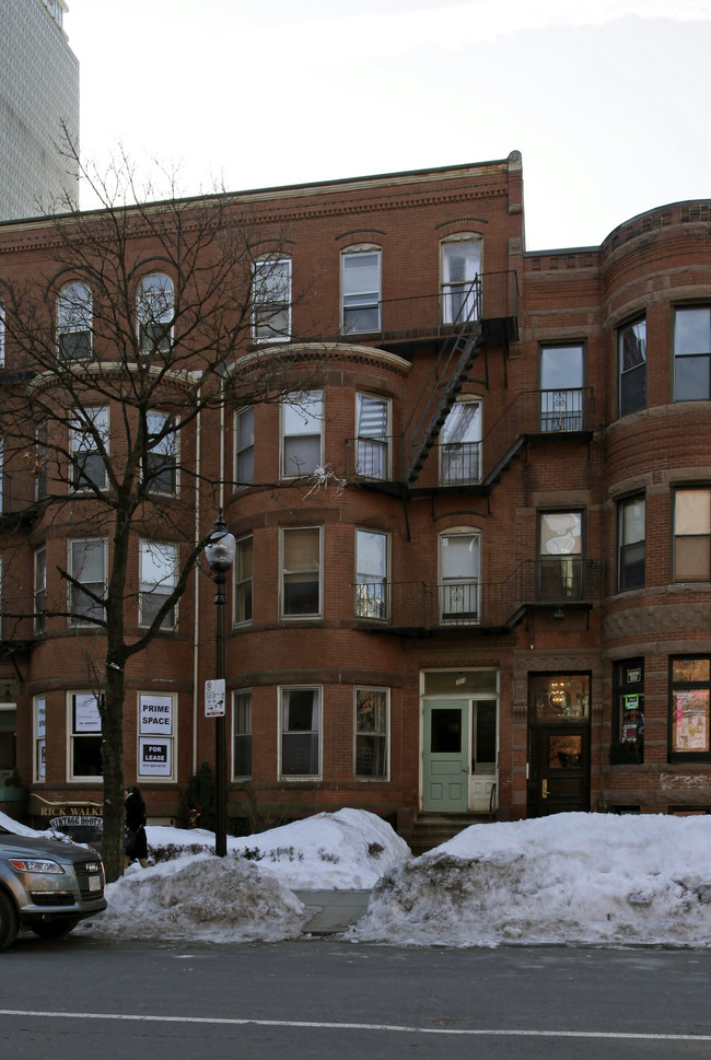 308 Newbury St in Boston, MA - Building Photo - Building Photo