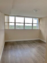 700 NW 214th St, Unit 721 in Miami Gardens, FL - Building Photo - Building Photo