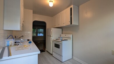 3513 SE 43rd Ave, Unit 3513 in Portland, OR - Building Photo - Building Photo