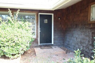 438 Carriage Dr NE in Atlanta, GA - Building Photo - Building Photo