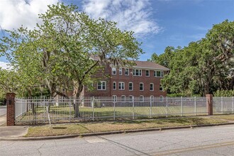 519 Norwich St in Brunswick, GA - Building Photo - Building Photo