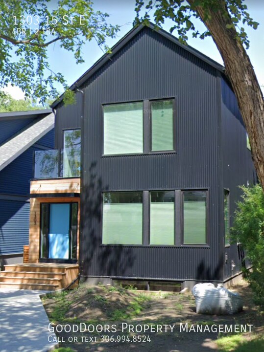 1303-1315 15 St E in Saskatoon, SK - Building Photo