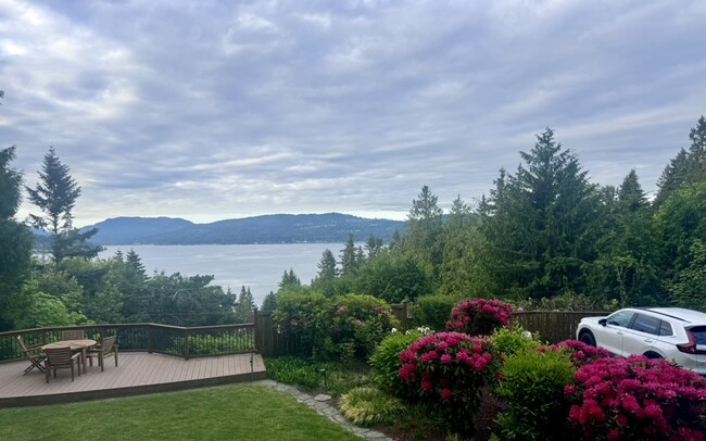 639 West Lake Sammamish Pkwy NE in Bellevue, WA - Building Photo - Building Photo
