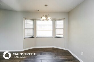 1030 W Churchill Way in Mustang, OK - Building Photo - Building Photo