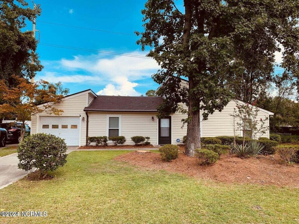 3629 Sutton Dr in Wilmington, NC - Building Photo