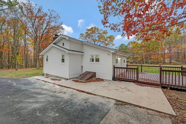 752 Toll Rd in Effort, PA - Foto de edificio - Building Photo