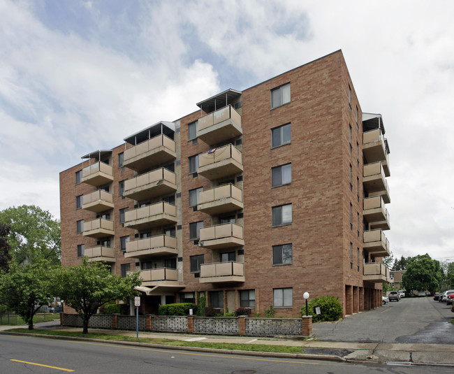 The Eldorado in Hackensack, NJ - Building Photo - Building Photo