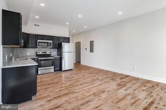 514 South St-Unit -UNIT 208 in Philadelphia, PA - Building Photo - Building Photo