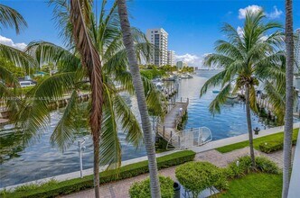 7914 Harbor Island Dr in North Bay Village, FL - Building Photo - Building Photo