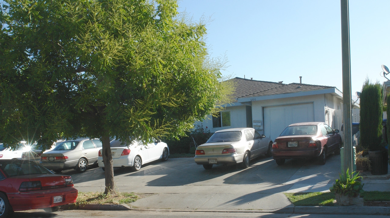 3286 Locke Dr in San Jose, CA - Foto de edificio