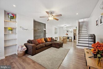 457 N Edgewood St in Philadelphia, PA - Building Photo - Building Photo