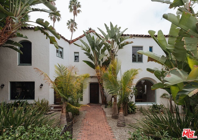 7464 Hollywood Blvd in Los Angeles, CA - Building Photo - Building Photo
