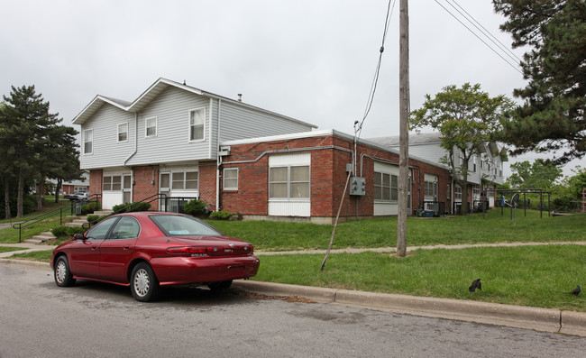 West Bluff Townhomes in Kansas City, MO - Building Photo - Building Photo