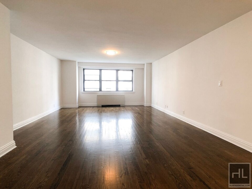 East 89 Street in New York, NY - Building Photo