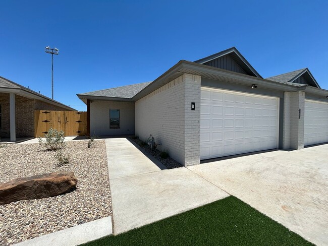 7004 40th St-Unit -B in Lubbock, TX - Building Photo - Building Photo