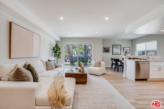 property at 1470 Rexford Dr