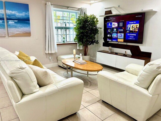 1531 NE 35th St-Unit -2 in Oakland Park, FL - Building Photo - Building Photo