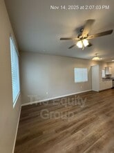 410 S Summit St in Visalia, CA - Building Photo - Building Photo
