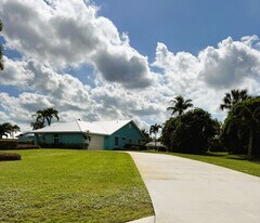 1998 NE Ginger Ter in Jensen Beach, FL - Building Photo