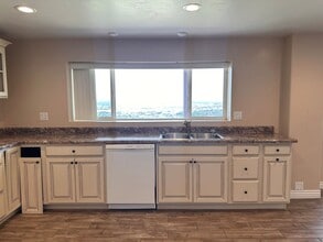 14290 Elsbrook Cir in Draper, UT - Building Photo - Building Photo
