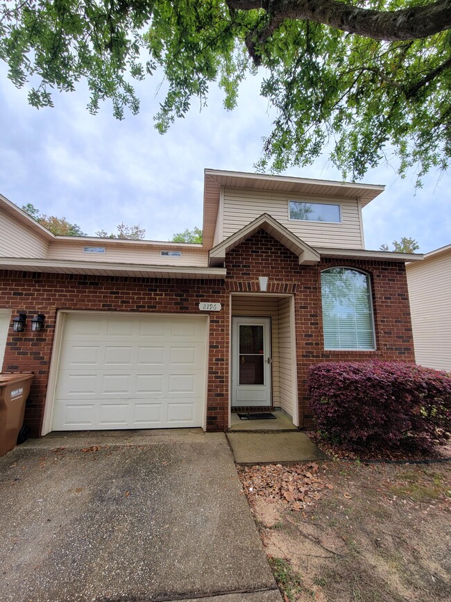 property at 2196 Hadleigh Hills Ct