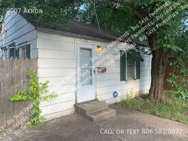 2007 Akron Ave in Lubbock, TX - Building Photo