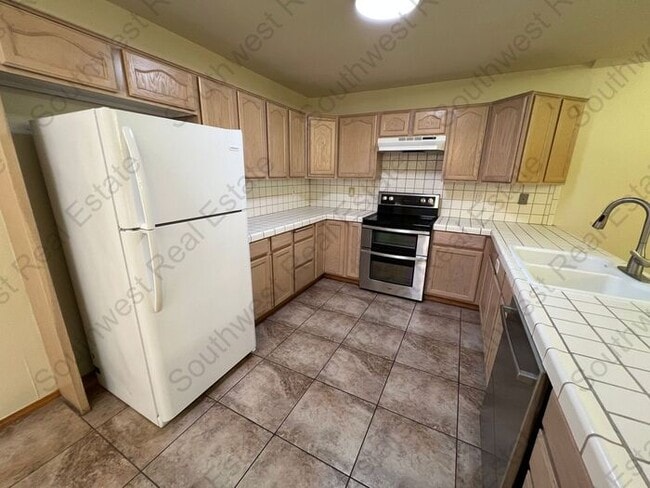 812 Laurelwood Dr in Clovis, NM - Building Photo - Building Photo