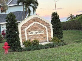 5855 Northpointe Ln in Boynton Beach, FL - Building Photo
