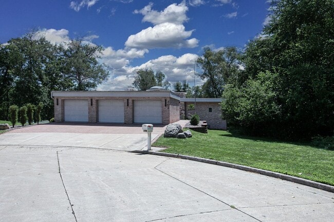302 Pheasant Run in Kaukauna, WI - Building Photo - Building Photo
