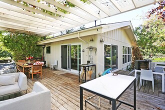 14950 Chalk Hill Rd in Healdsburg, CA - Building Photo - Building Photo