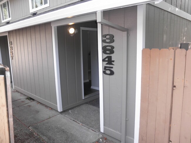 3845 Northwest Chemult Place, Unit 3845 in Portland, OR - Building Photo - Building Photo