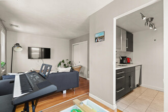 5 Grove St, Unit 8 in Boston, MA - Building Photo - Building Photo